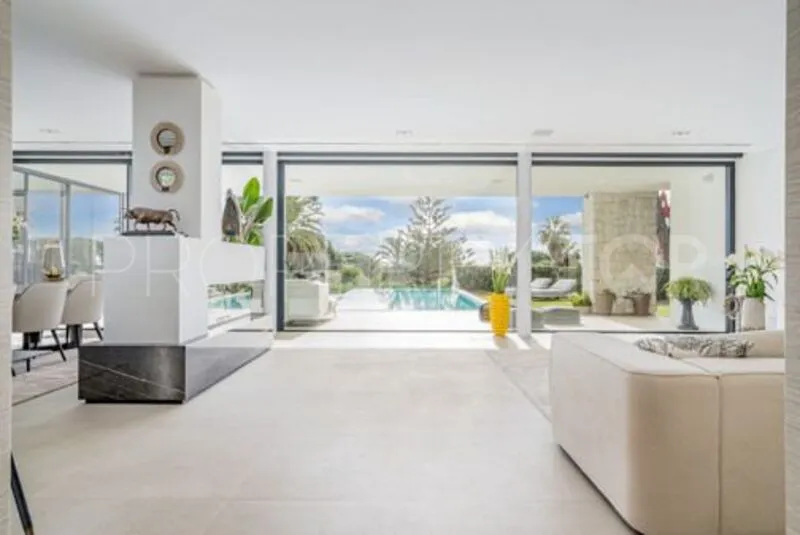 Se vende villa en Marbesa