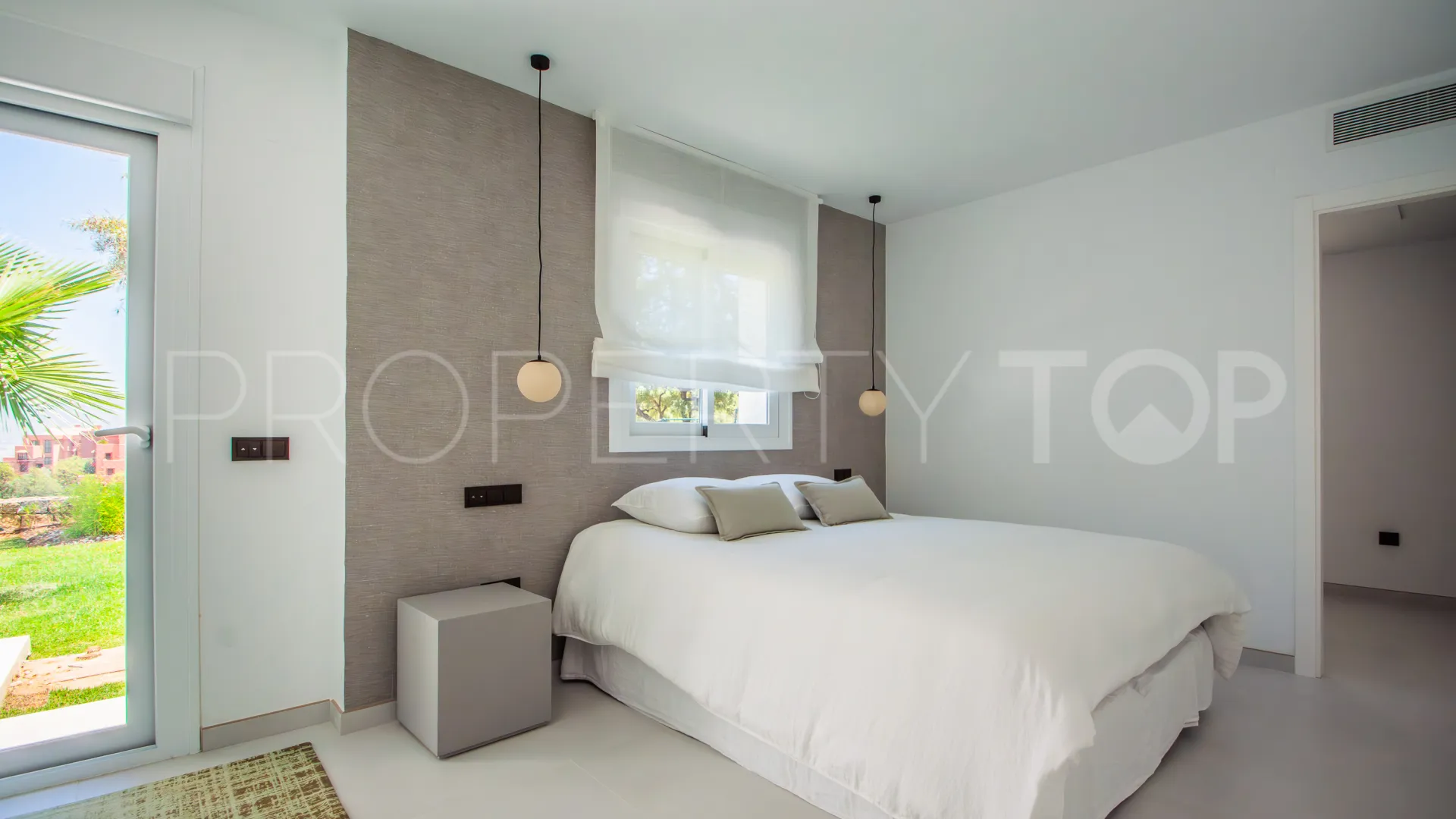 Se vende villa con 4 dormitorios en La Mairena
