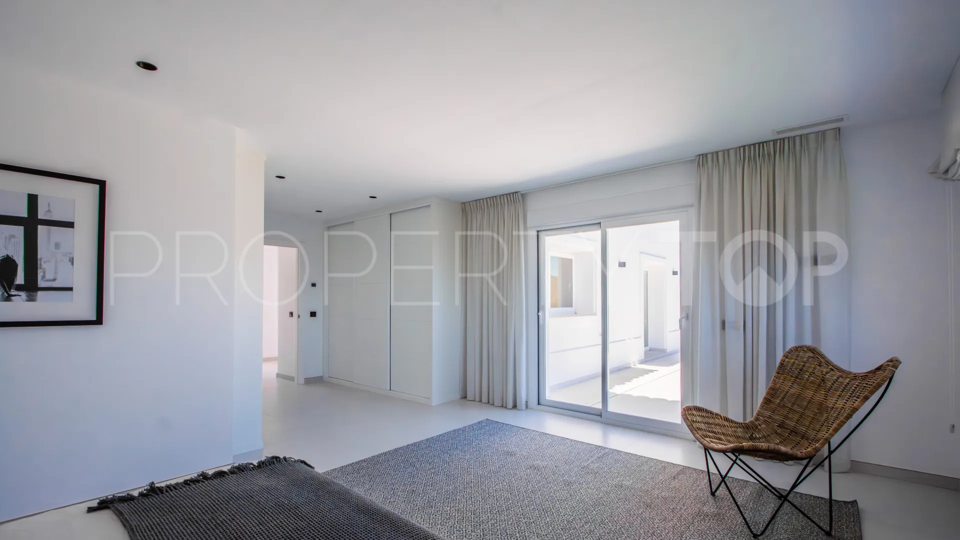 Se vende villa con 4 dormitorios en La Mairena