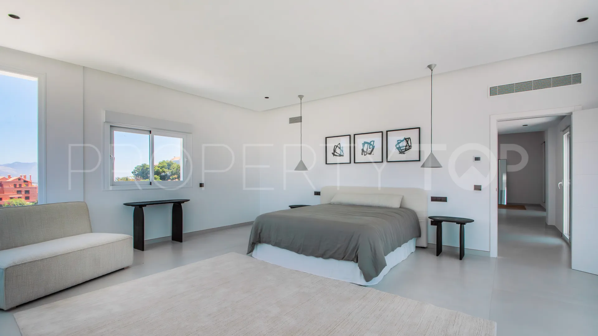 Se vende villa con 4 dormitorios en La Mairena