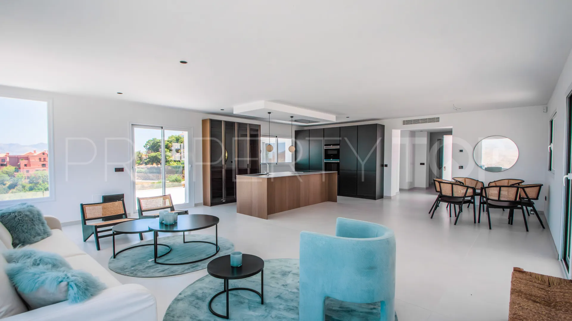 Se vende villa con 4 dormitorios en La Mairena