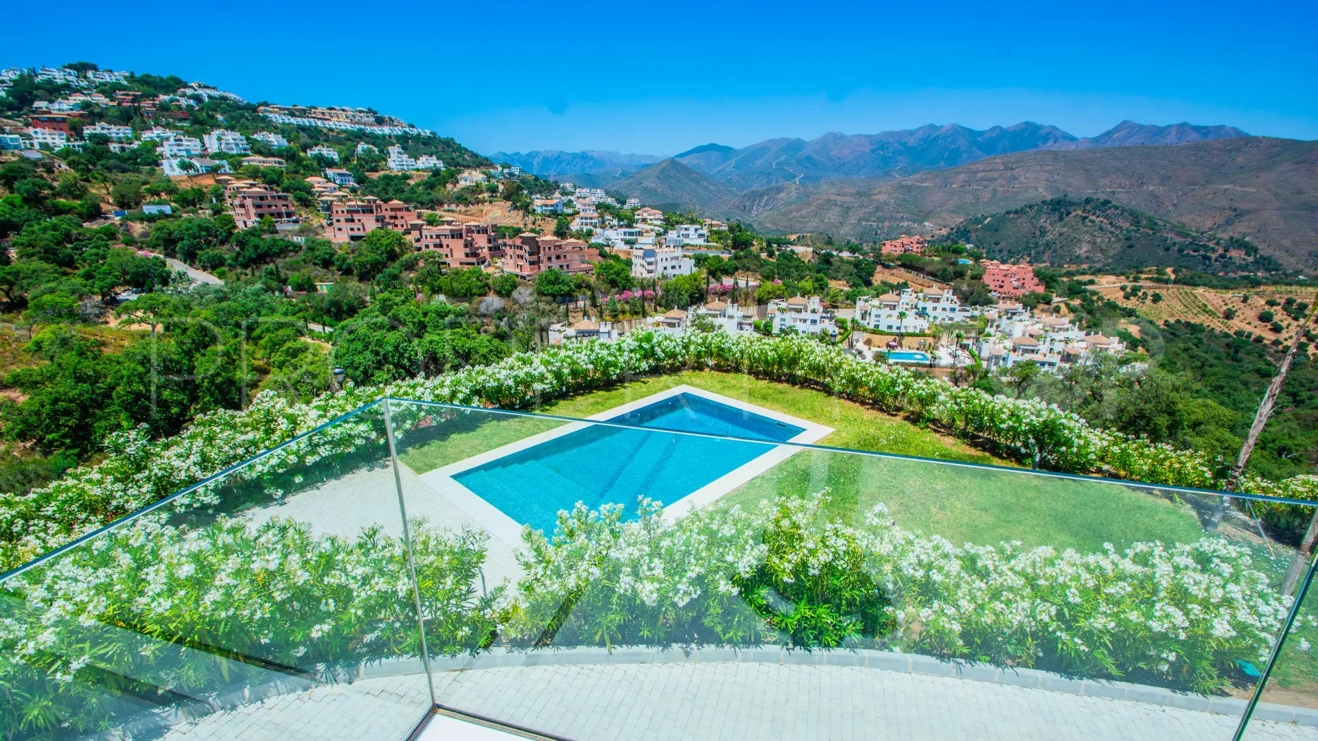 Se vende villa con 4 dormitorios en La Mairena