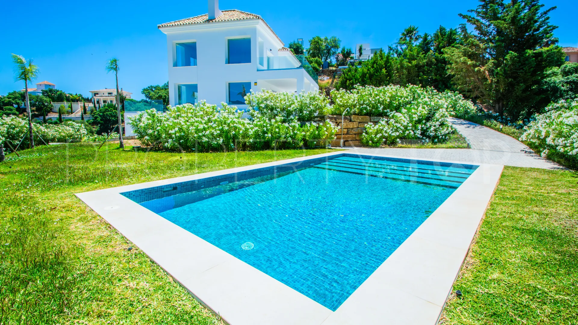 Se vende villa con 4 dormitorios en La Mairena