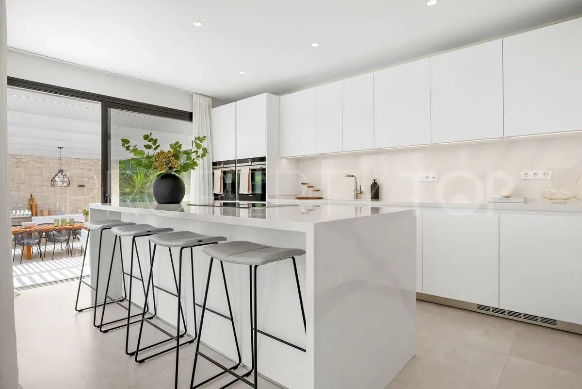 For sale villa in La Cerquilla with 4 bedrooms