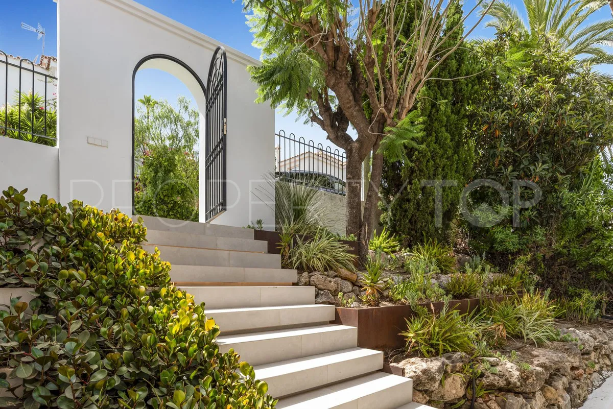 For sale villa in La Cerquilla with 4 bedrooms