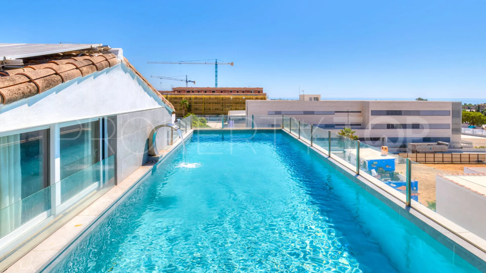 Edificio de 9 dormitorios en venta en Cortijo Blanco