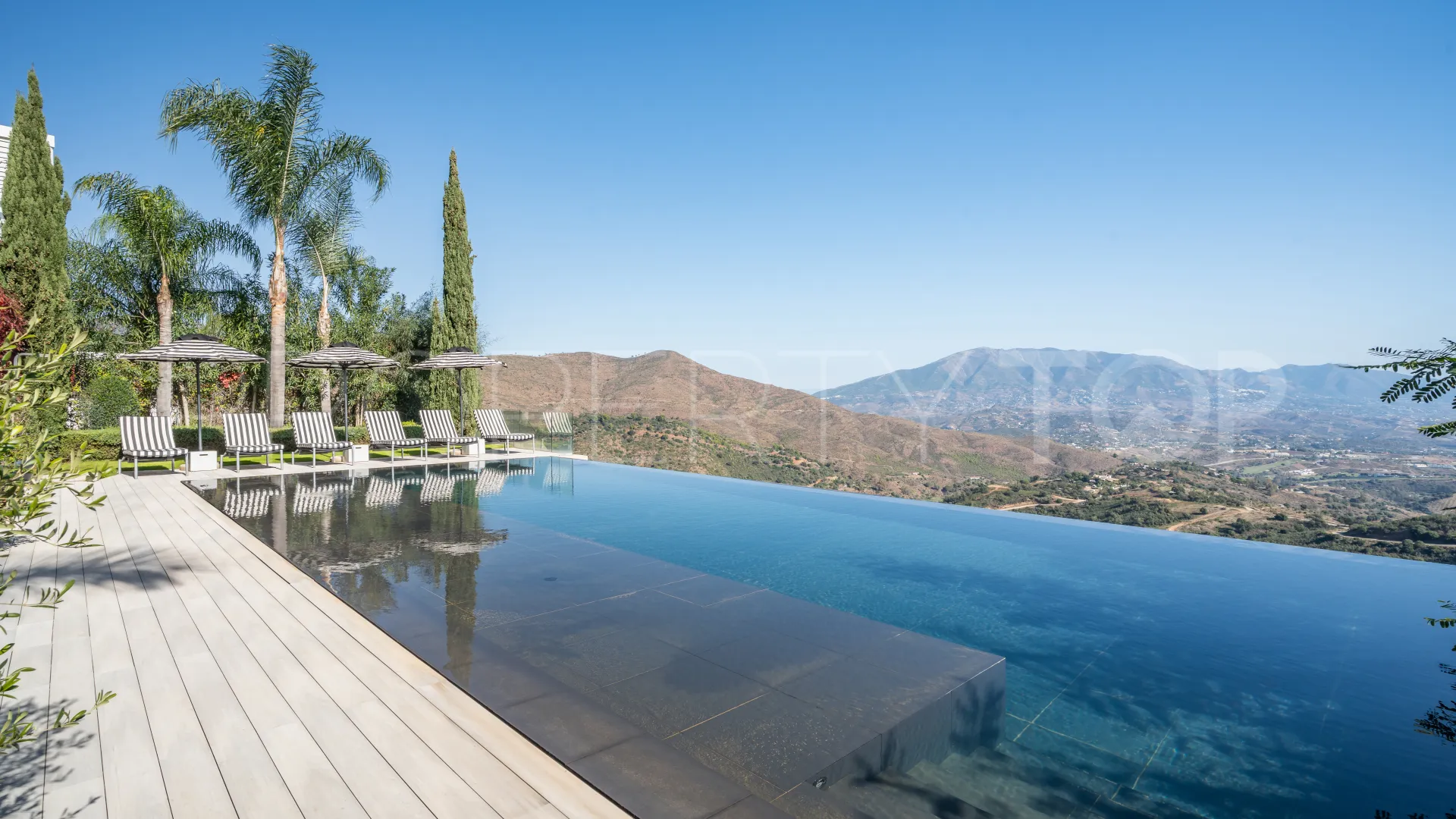 La Mairena, villa con 6 dormitorios en venta