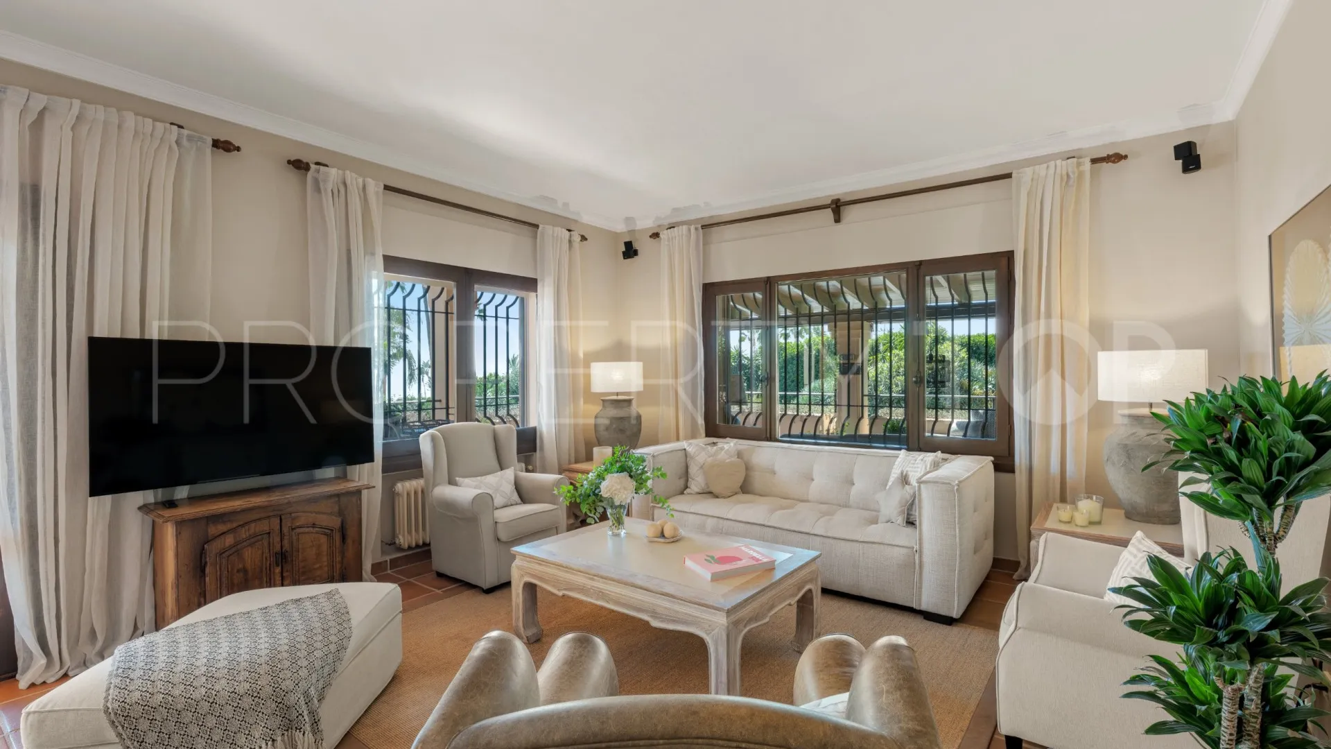 Villa en venta de 6 dormitorios en Los Monteros Playa