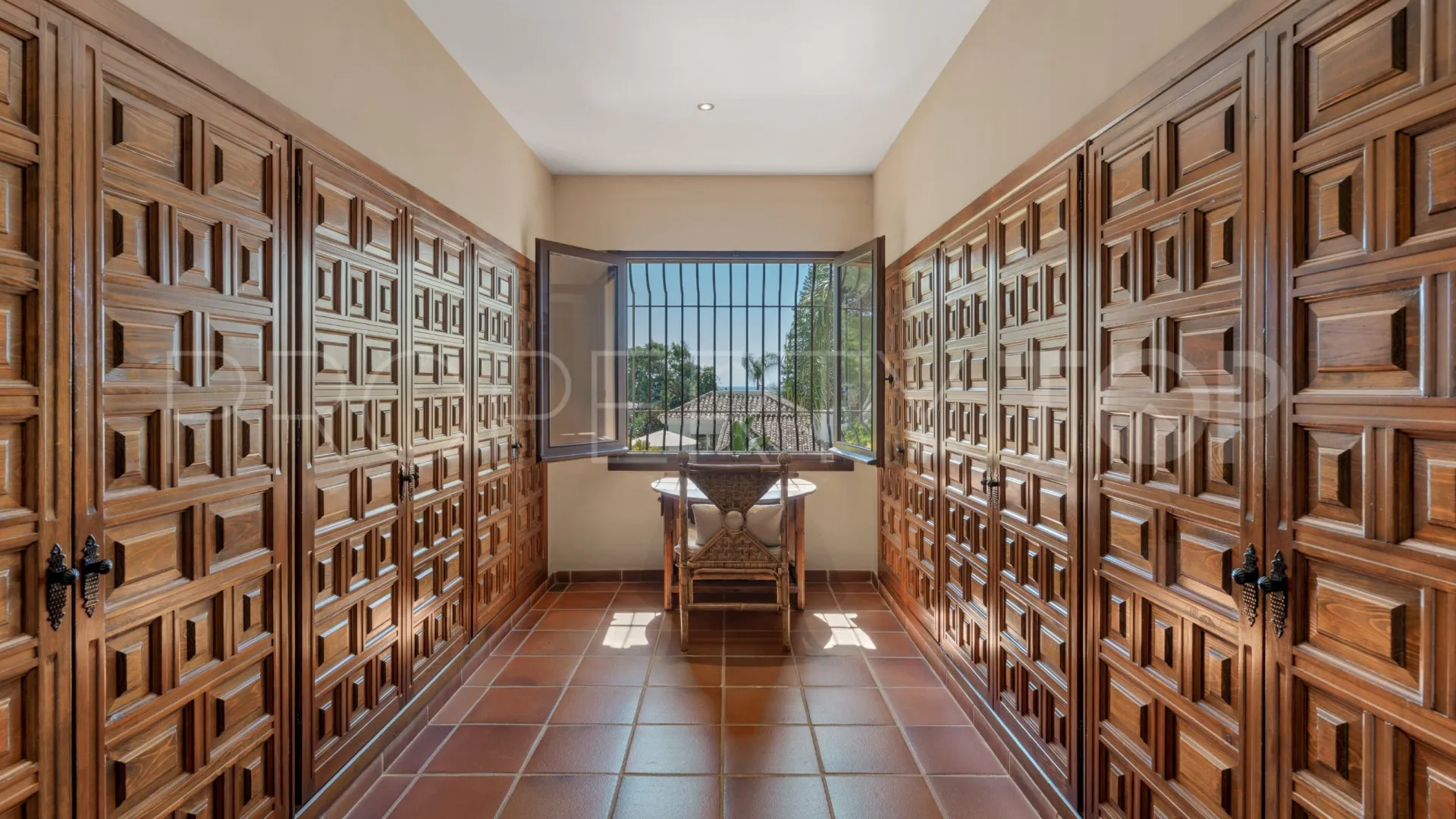 Villa en venta de 6 dormitorios en Los Monteros Playa