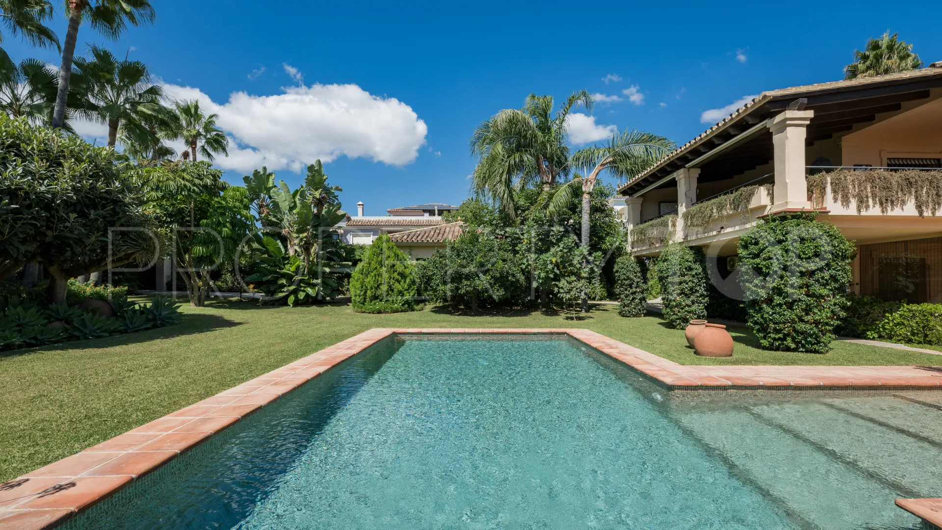 Villa en venta de 6 dormitorios en Los Monteros Playa
