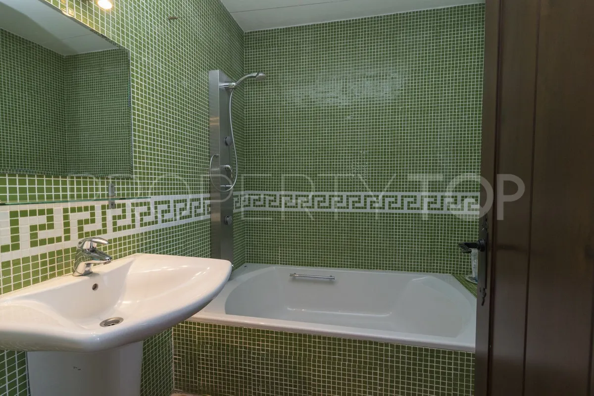 Villa in Estepona for sale