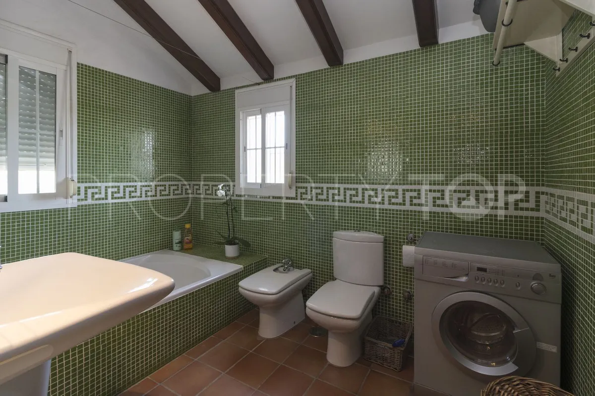 Villa in Estepona for sale