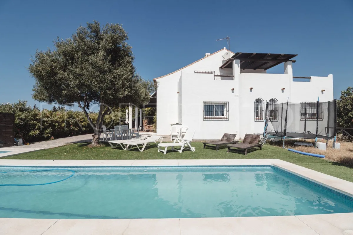 Villa in Estepona for sale