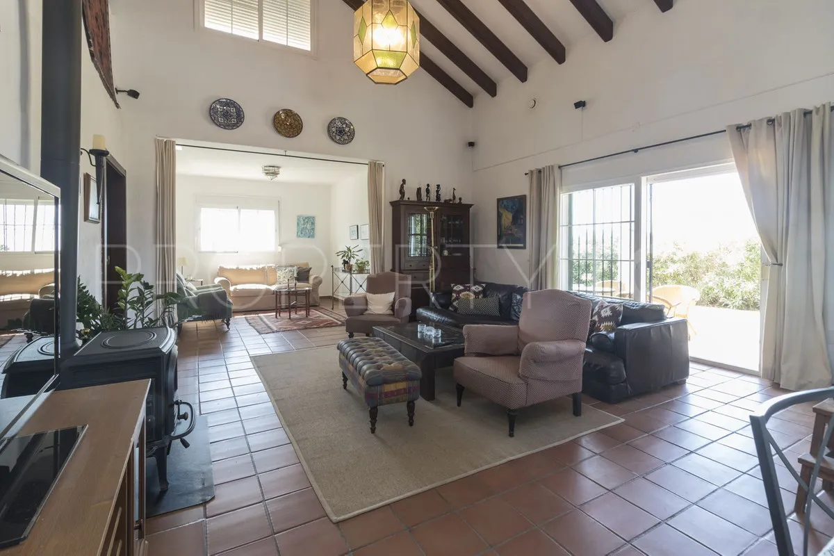 Villa in Estepona for sale
