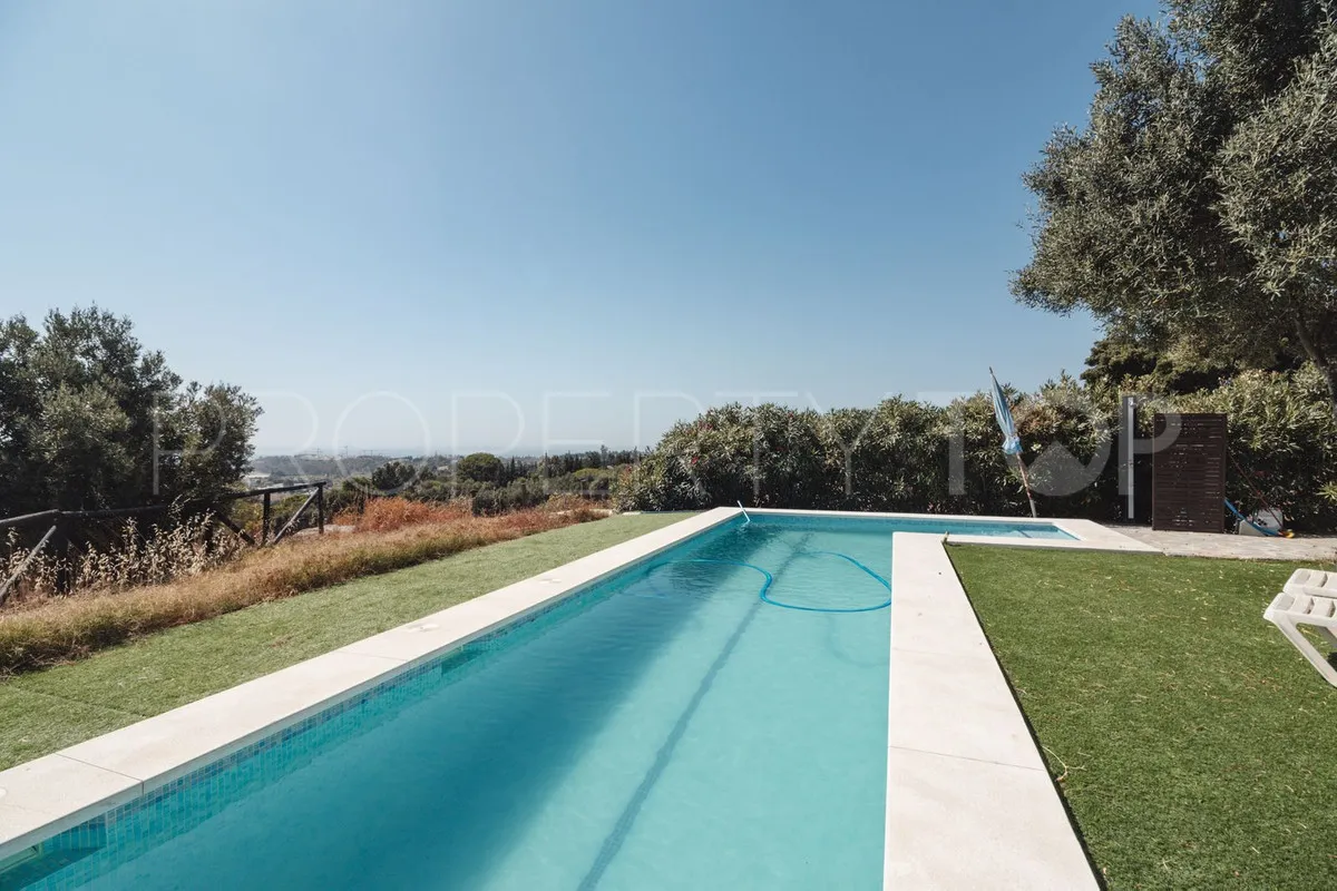 Villa in Estepona for sale