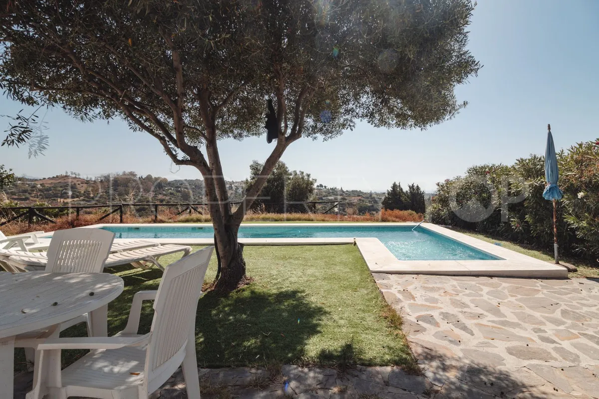 Villa in Estepona for sale