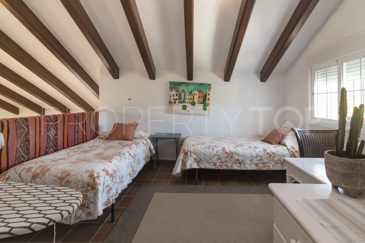 Villa in Estepona for sale