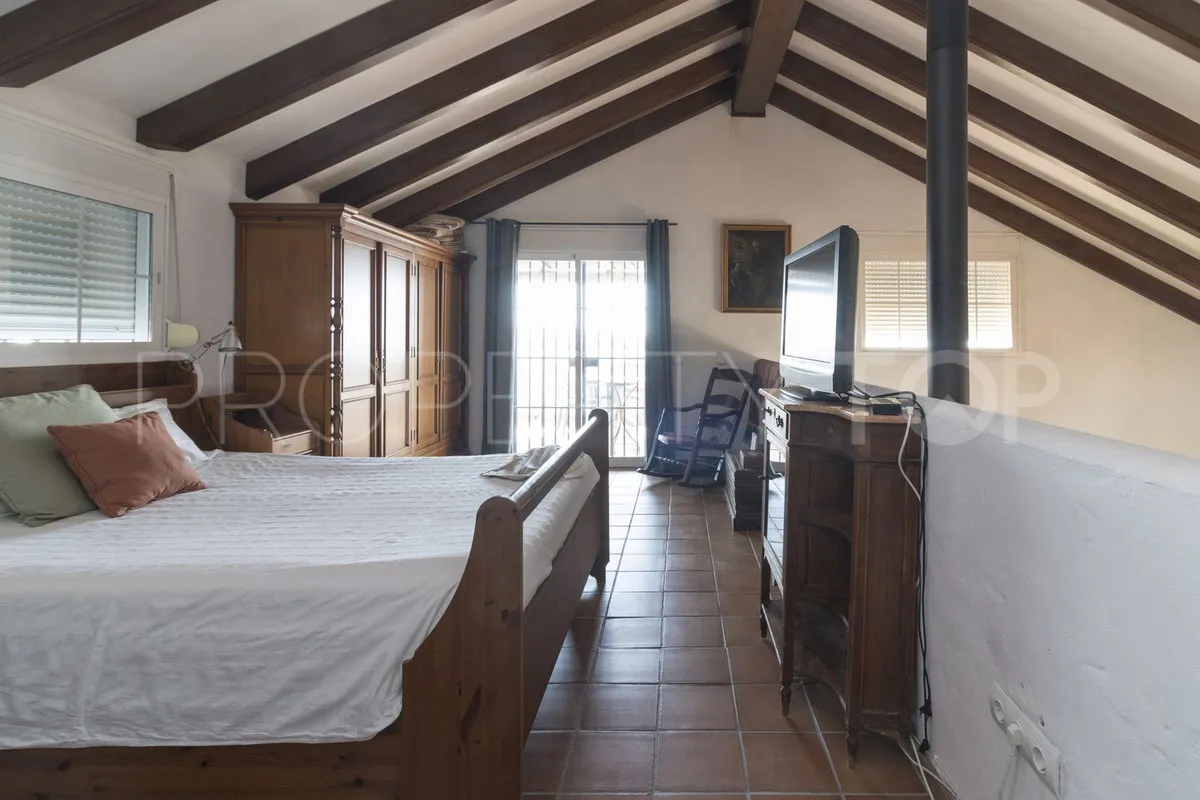 Villa in Estepona for sale