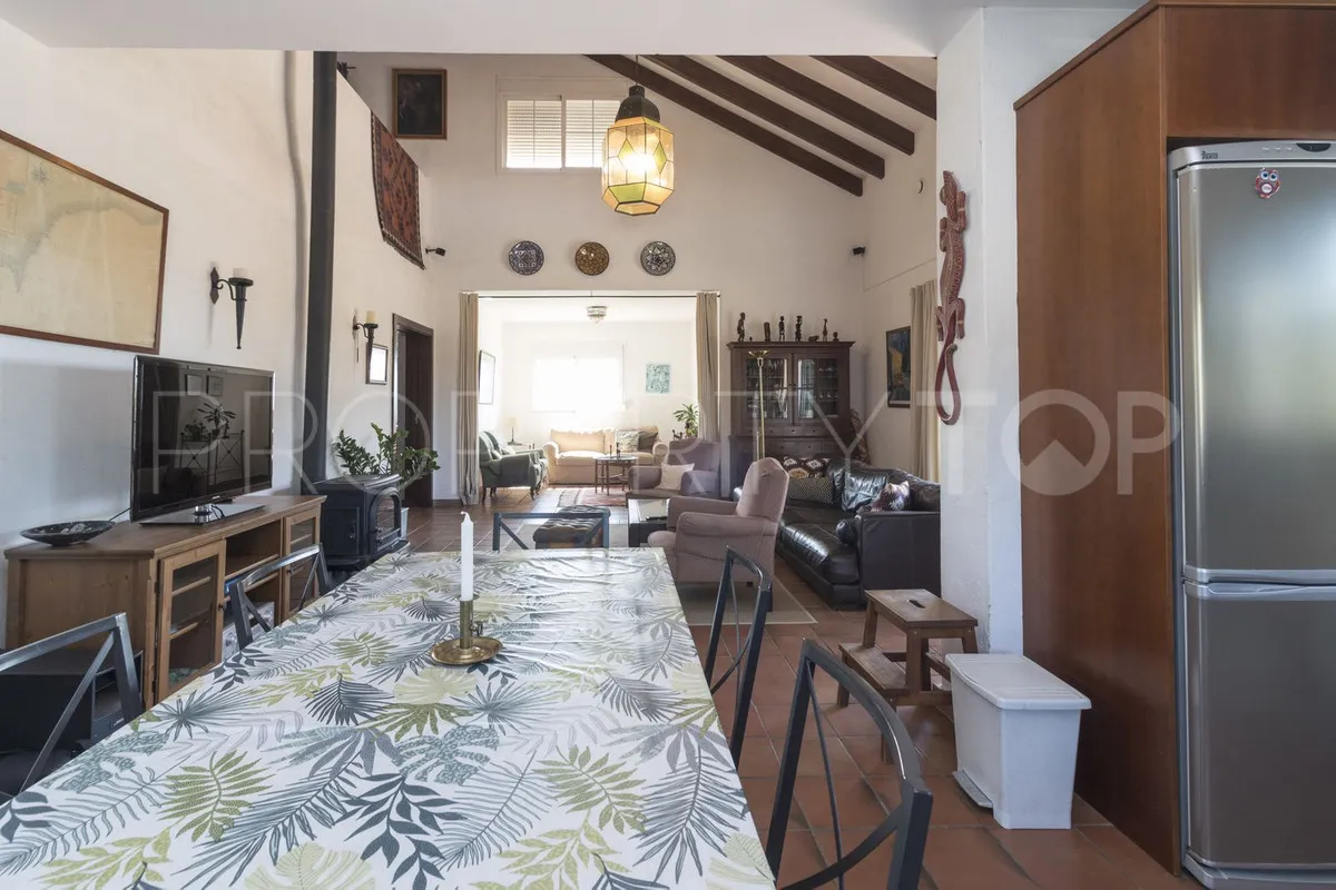 Villa in Estepona for sale