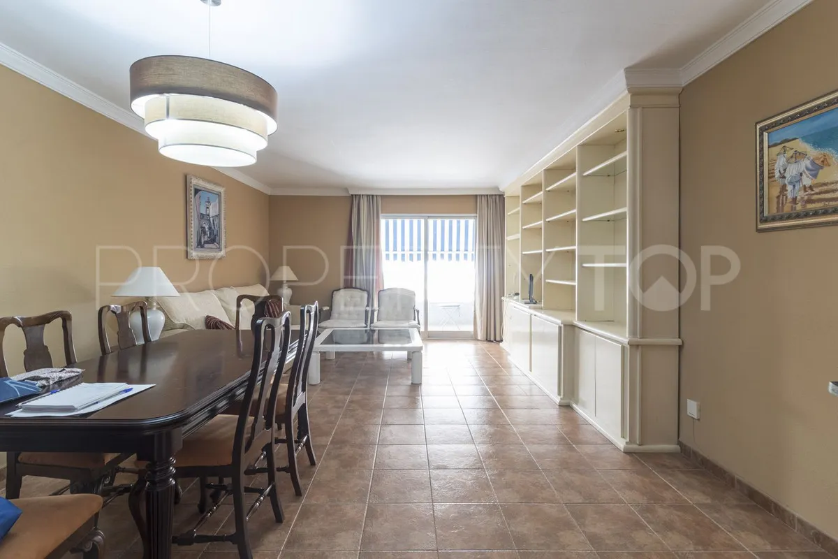 Se vende apartamento en Marbella Ciudad con 3 dormitorios