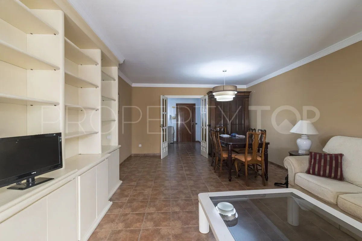Se vende apartamento en Marbella Ciudad con 3 dormitorios