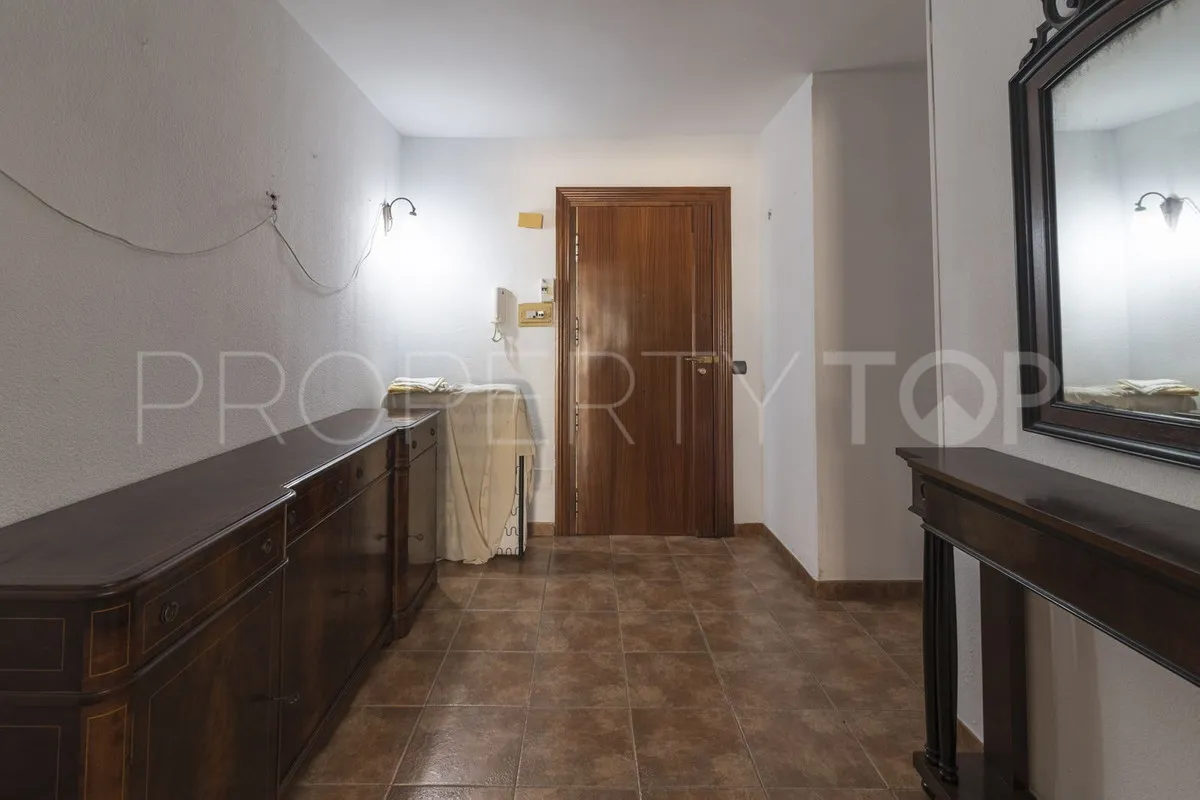 Se vende apartamento en Marbella Ciudad con 3 dormitorios