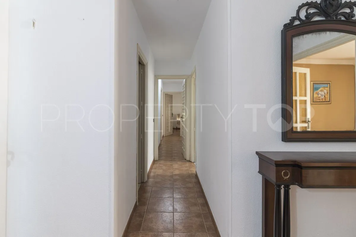 Se vende apartamento en Marbella Ciudad con 3 dormitorios