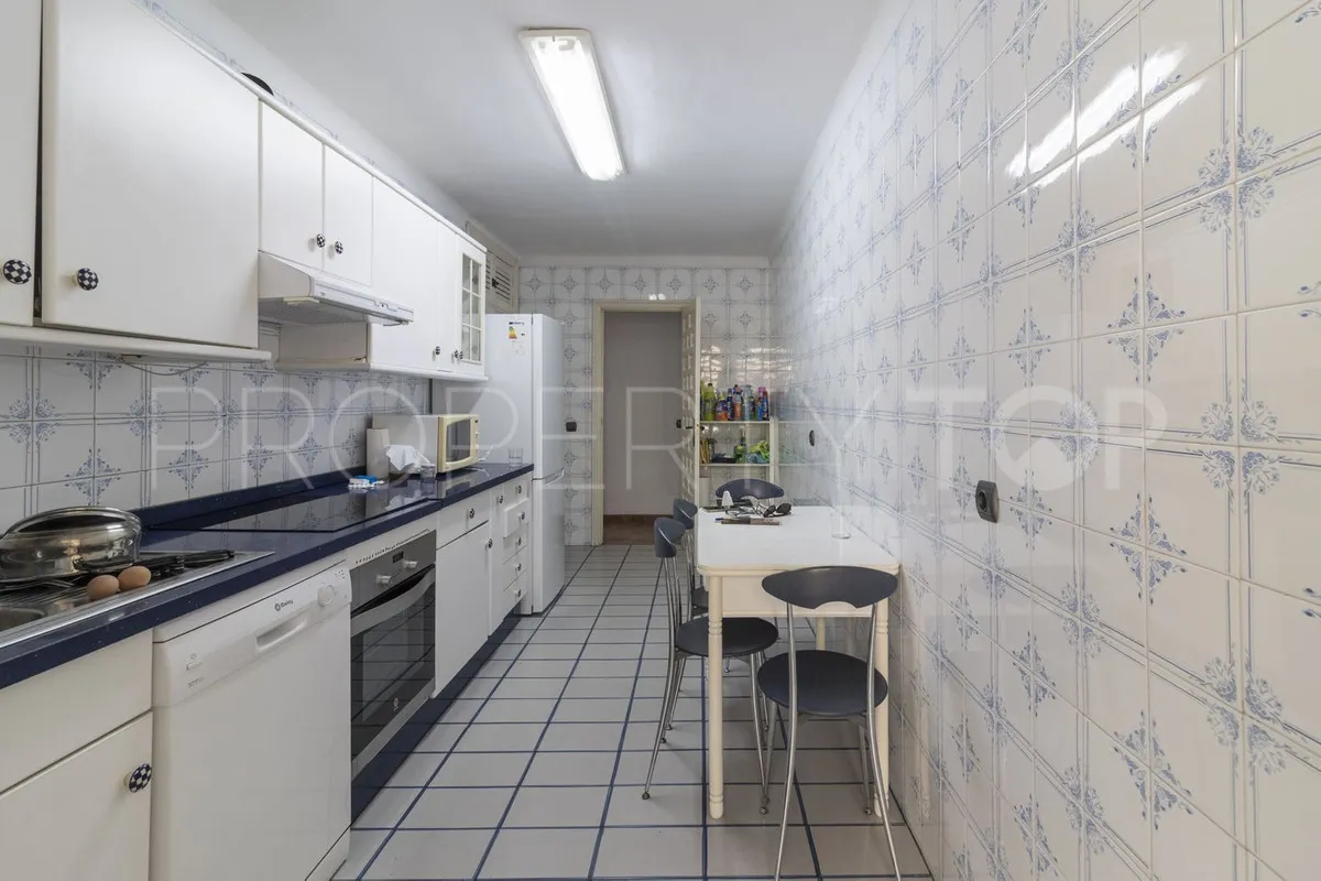 Se vende apartamento en Marbella Ciudad con 3 dormitorios