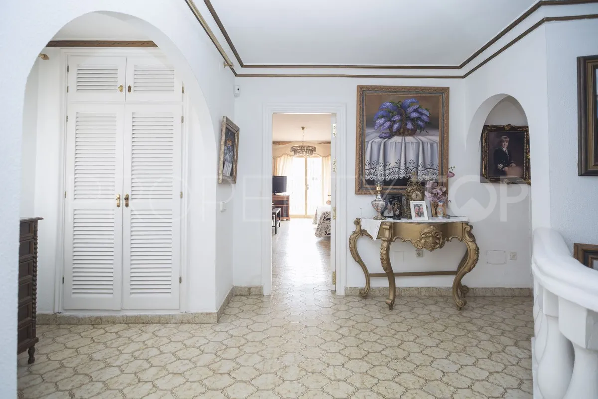 Villa for sale in Marbella City