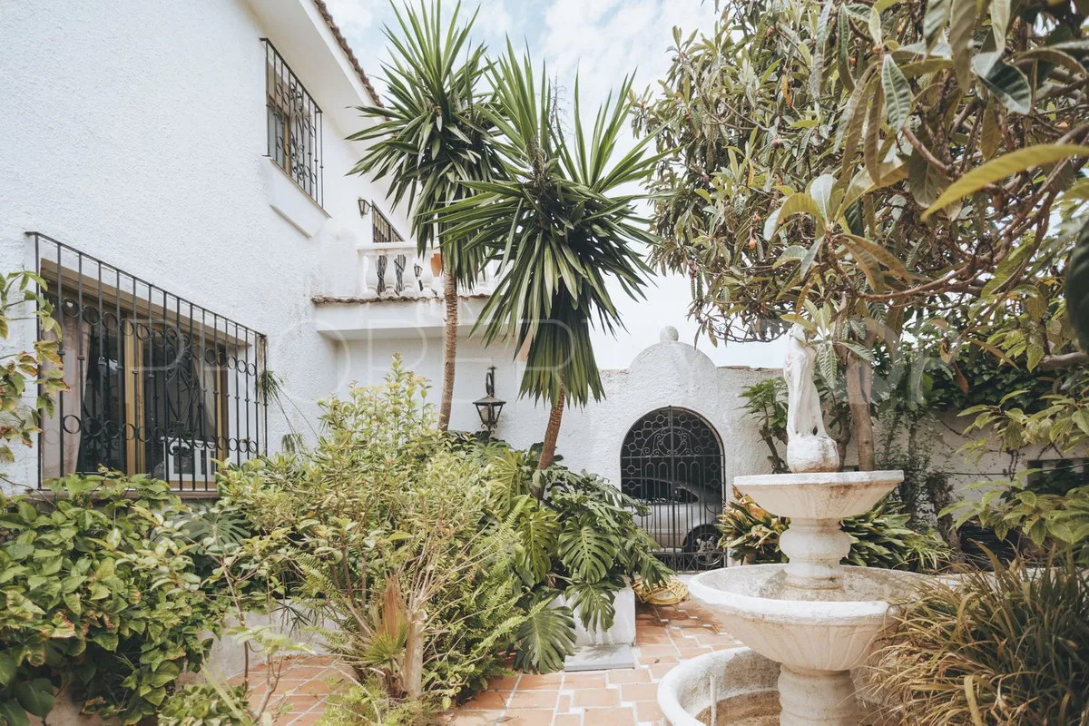 Villa for sale in Marbella City
