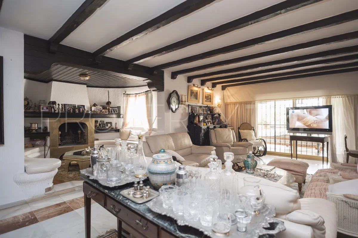 Villa for sale in Marbella City