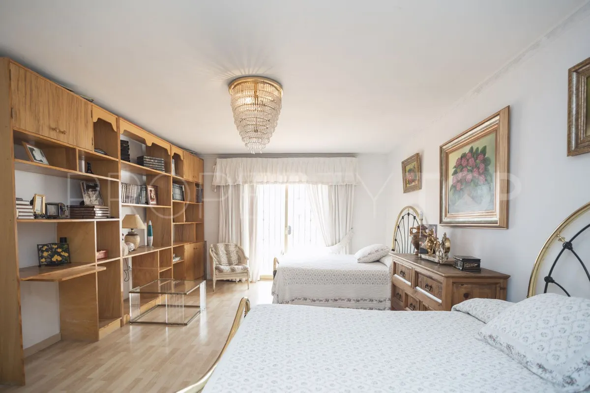 Villa for sale in Marbella City