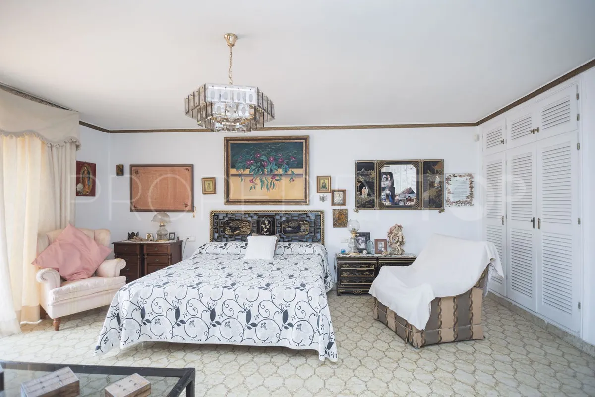 Villa for sale in Marbella City