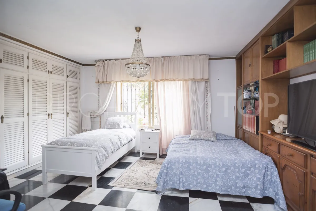 Villa for sale in Marbella City