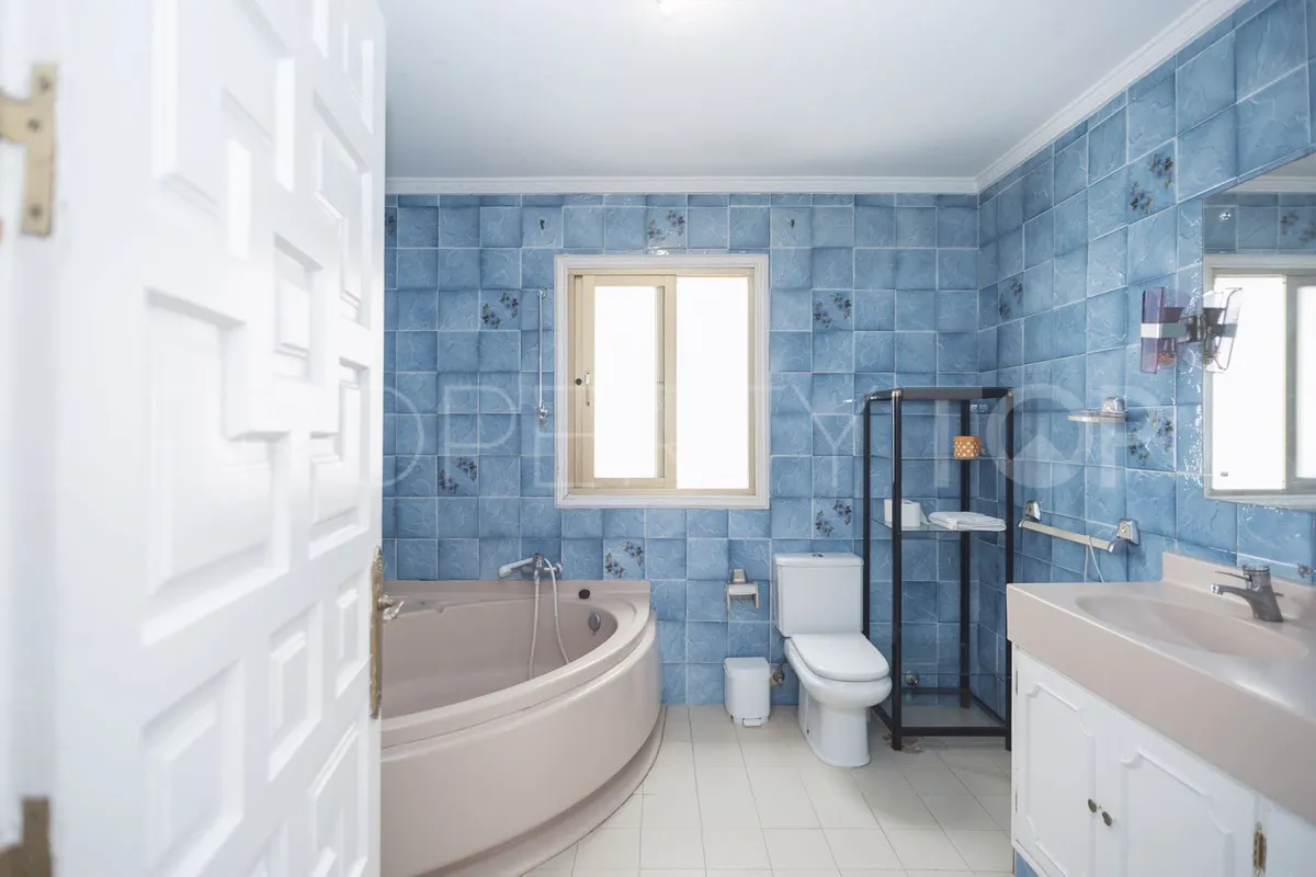 Villa for sale in Marbella City