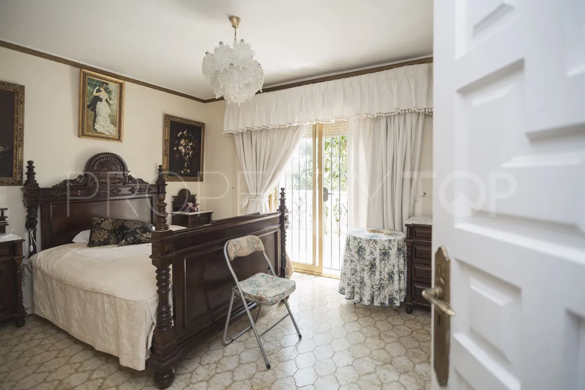 Villa for sale in Marbella City