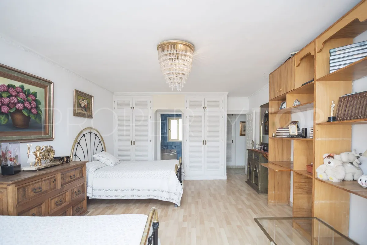 Villa for sale in Marbella City