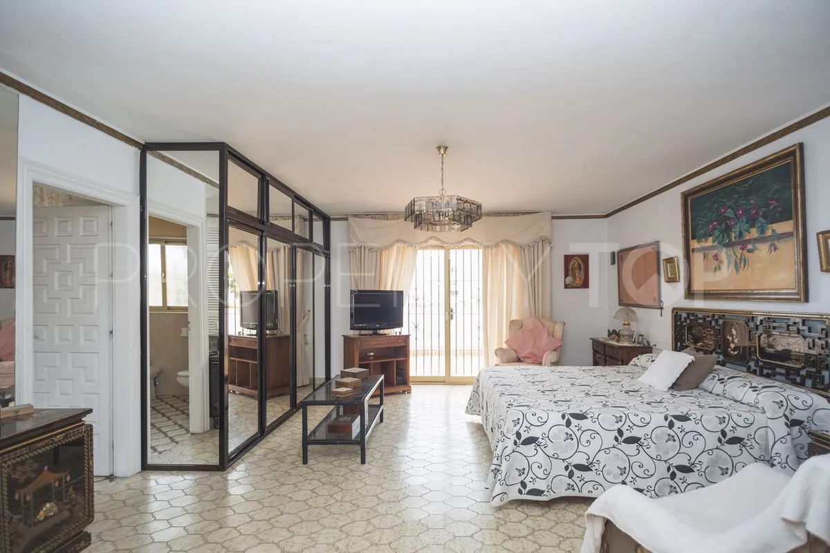 Villa for sale in Marbella City