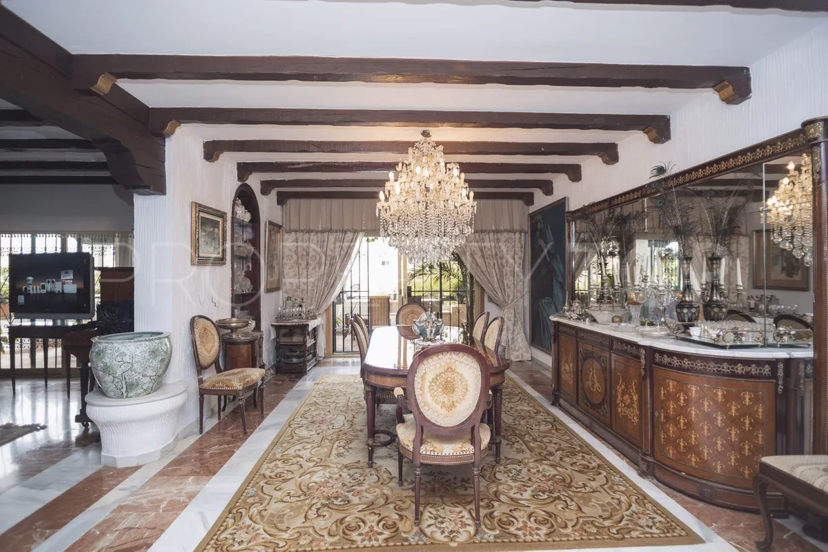 Villa for sale in Marbella City