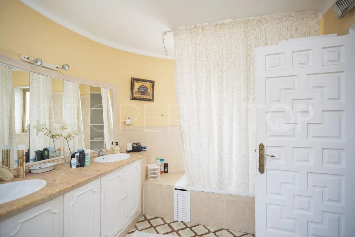 Villa for sale in Marbella City
