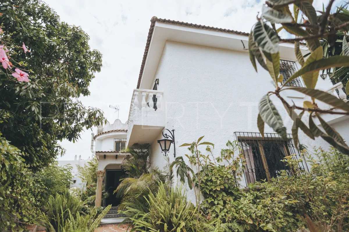 Villa for sale in Marbella City