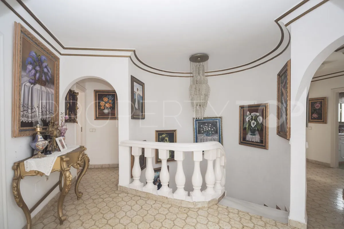 Villa for sale in Marbella City