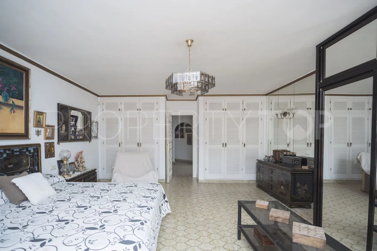 Villa for sale in Marbella City
