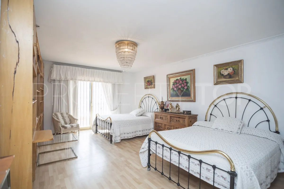 Villa for sale in Marbella City