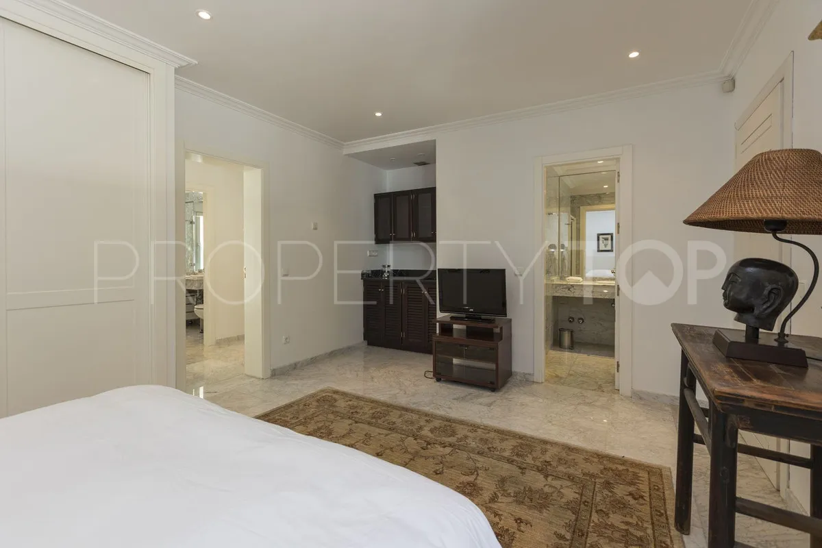 For sale Los Monteros villa