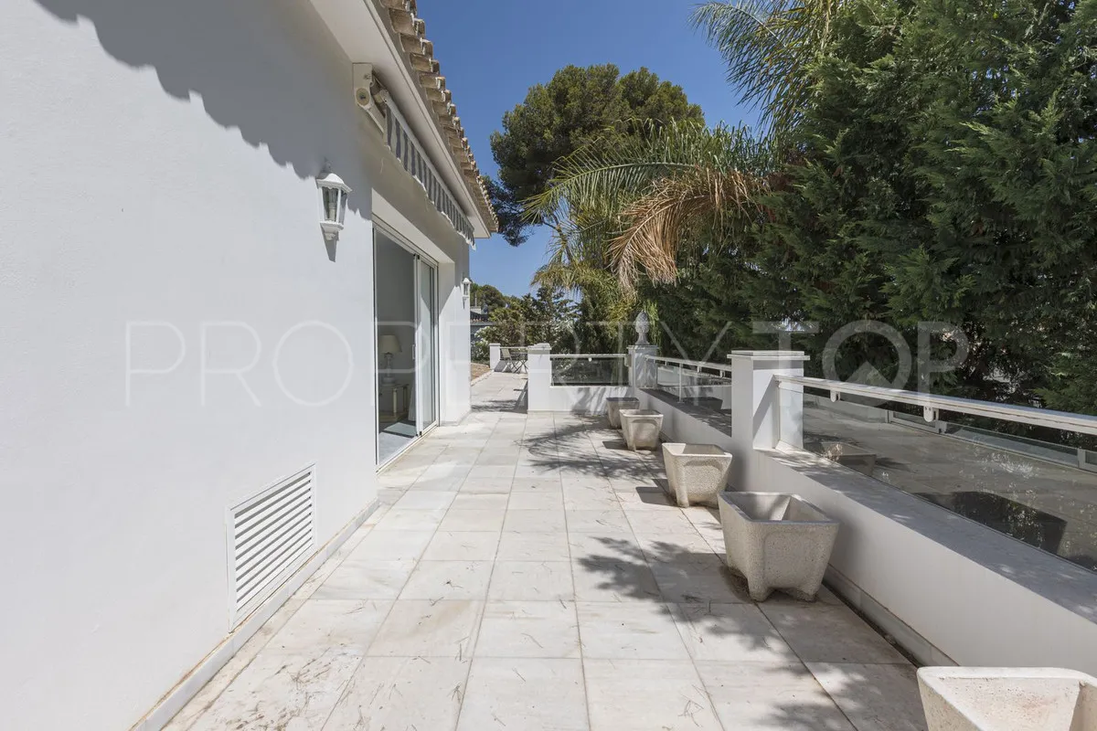 For sale Los Monteros villa