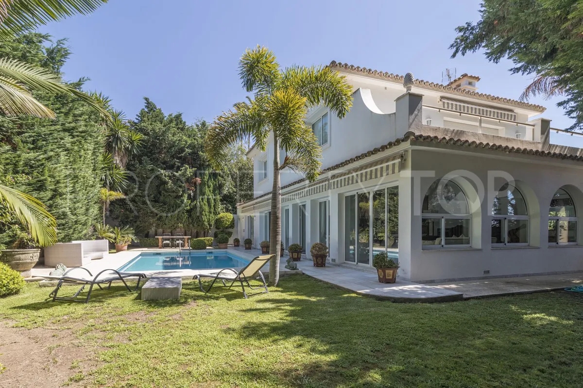 For sale Los Monteros villa