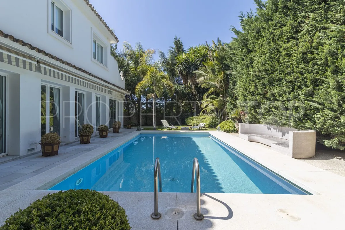 For sale Los Monteros villa