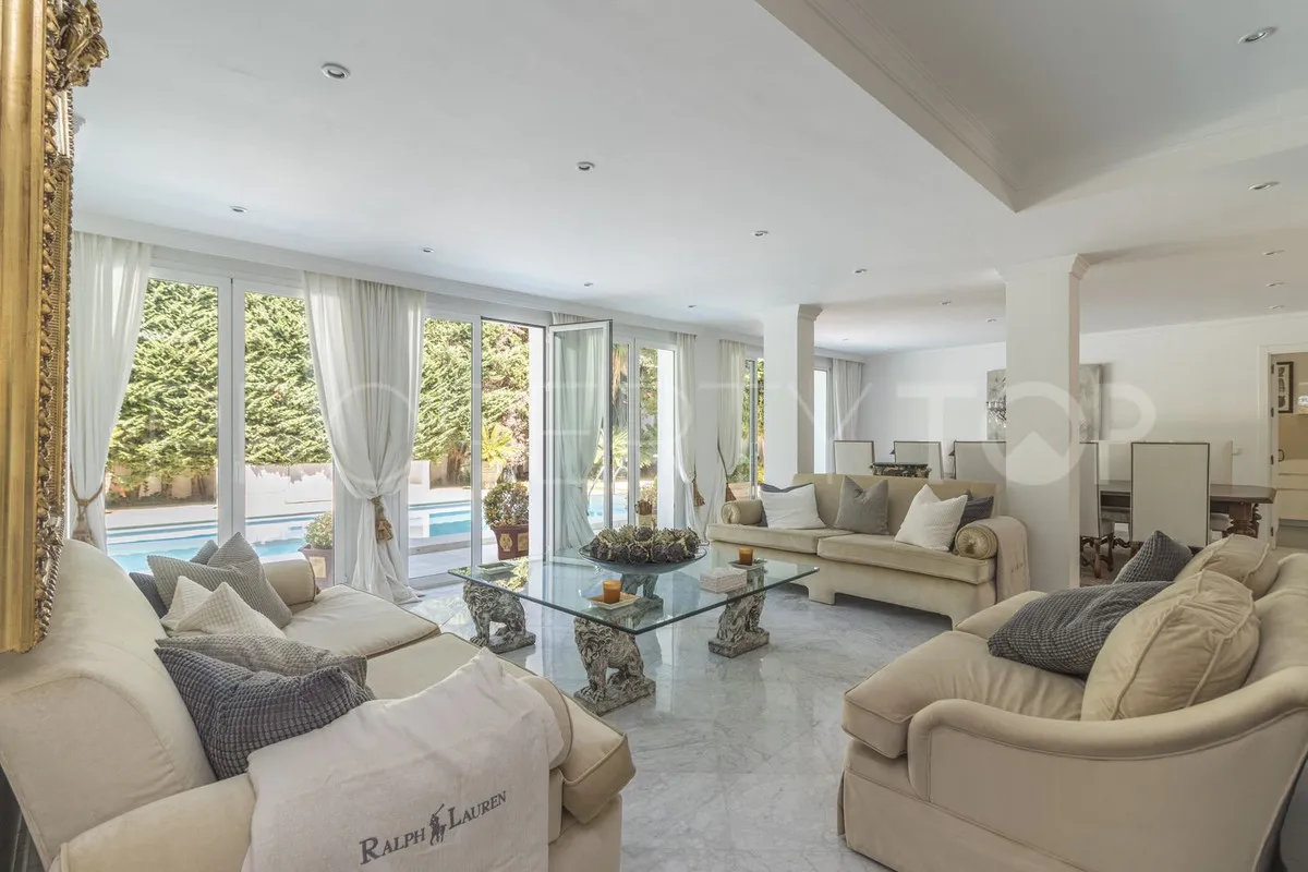 For sale Los Monteros villa