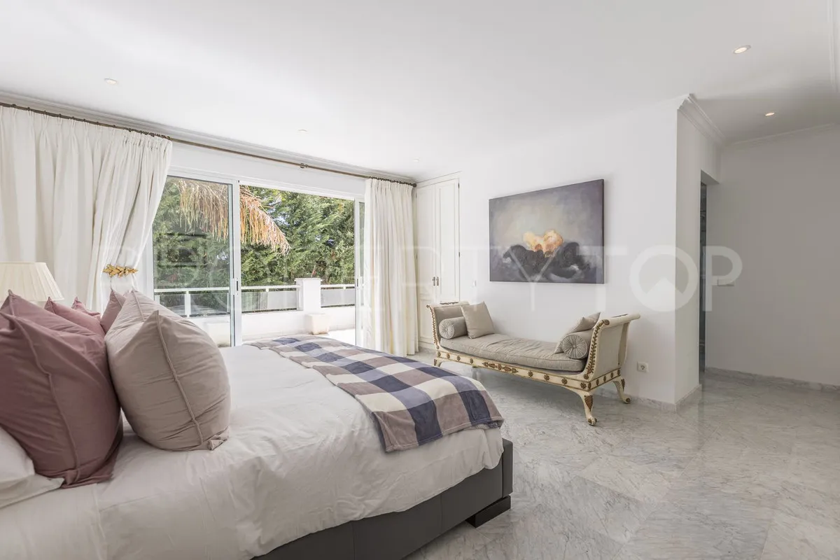For sale Los Monteros villa